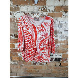 Chico's Travelers Slinky Knit Red/Tan Scoop Neck Abstract Print Blouse Size 2(L)